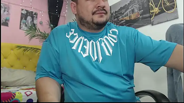 Snapshot of oso_dirty_ chatting on 12.27.24 oso dirty online show from 12.27.24