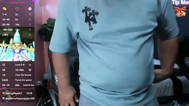 Snapshot of oso_dirty_ chatting on 12.28.24 oso dirty online show from 12.28.24