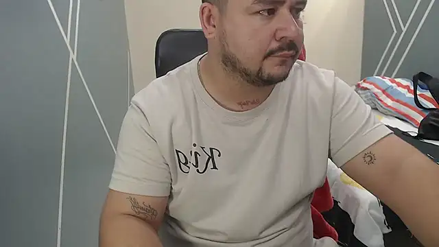 Snapshot of oso_dirty_ chatting on 01.22.25 oso dirty online show from 01.22.25