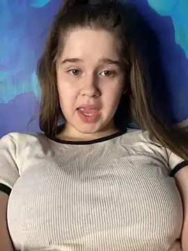 Snapshot of HornyGirlH chatting on 12.04.24 HornyGirlH online show from 12.04.24