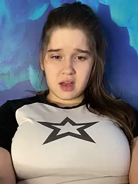 Snapshot of HornyGirlH chatting on 12.15.24 HornyGirlH online show from 12.15.24