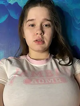 Snapshot of HornyGirlH chatting on 12.19.24 HornyGirlH online show from 12.19.24