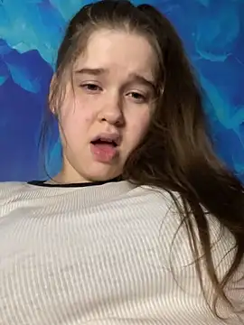 Snapshot of HornyGirlH chatting on 12.25.24 HornyGirlH online show from 12.25.24