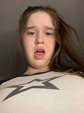 Snapshot of HornyGirlH chatting on 01.25.25 HornyGirlH online show from 01.25.25