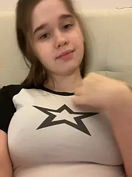 Snapshot of HornyGirlH chatting on 02.01.25 HornyGirlH online show from 02.01.25