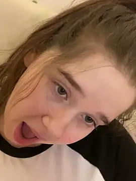 Snapshot of HornyGirlH chatting on 02.03.25 HornyGirlH online show from 02.03.25