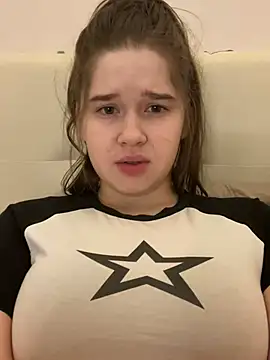 Snapshot of HornyGirlH chatting on 02.10.25 HornyGirlH online show from 02.10.25