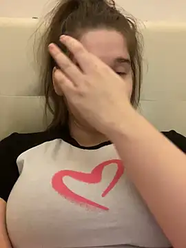 Snapshot of HornyGirlH chatting on 02.20.25 HornyGirlH online show from 02.20.25