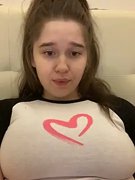 Snapshot of HornyGirlH chatting on 02.22.25 HornyGirlH online show from 02.22.25