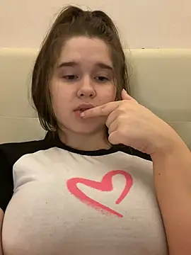 Snapshot of HornyGirlH chatting on 02.24.25 HornyGirlH online show from 02.24.25