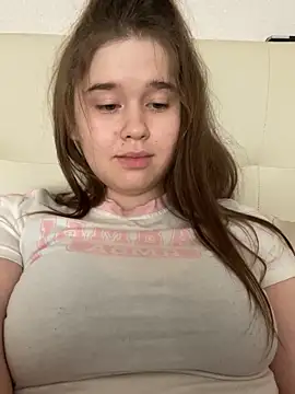 Snapshot of HornyGirlH chatting on 03.09.25 HornyGirlH online show from 03.09.25