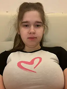 Snapshot of HornyGirlH chatting on 03.15.25 HornyGirlH online show from 03.15.25