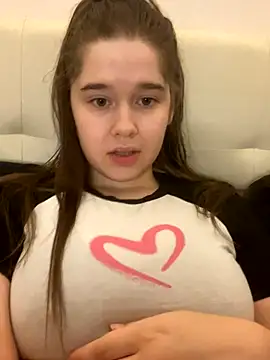 Snapshot of HornyGirlH chatting on 09.12.25 HornyGirlH online show from 09.12.25