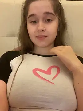 Snapshot of HornyGirlH chatting on 10.16.25 HornyGirlH online show from 10.16.25