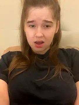 Snapshot of HornyGirlH chatting on 10.30.25 HornyGirlH online show from 10.30.25