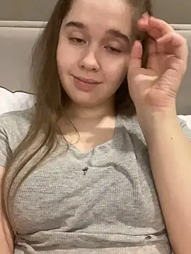 Snapshot of HornyGirlH chatting on 11.29.25 HornyGirlH online show from 11.29.25