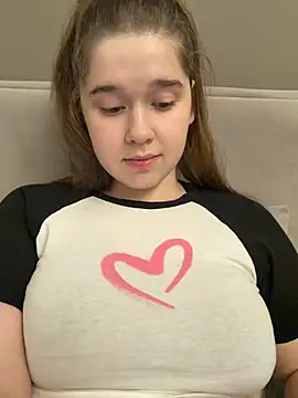 Snapshot of HornyGirlH chatting on 07.03.26 HornyGirlH online show from 07.03.26