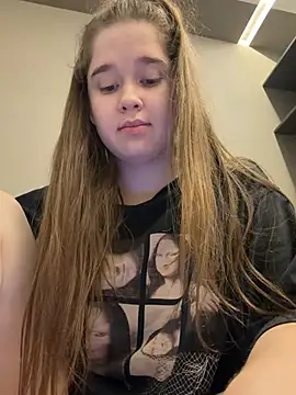 Snapshot of HornyGirlH chatting on 07.07.26 HornyGirlH online show from 07.07.26