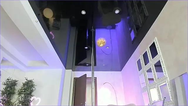 Snapshot of LisaAkira chatting on 11.13.25 LisaAkira online show from 11.13.25