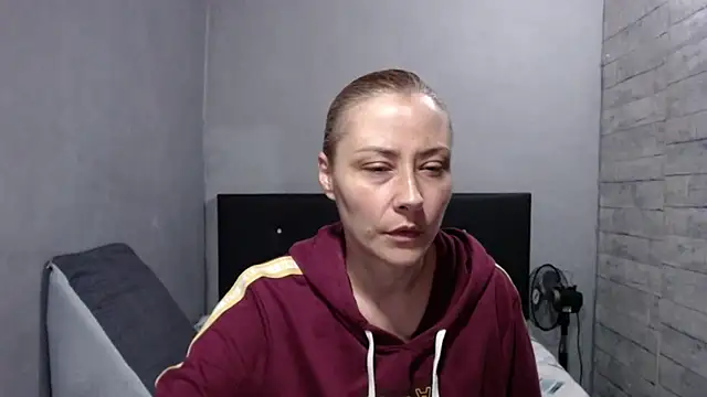 Snapshot of cataanderson_ chatting on 04.07.26 cataanderson online show from 04.07.26