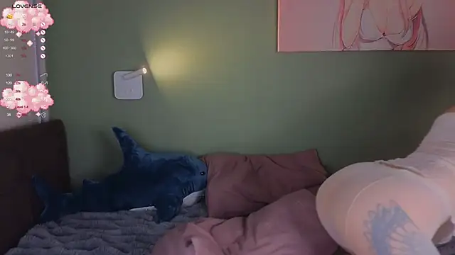 Snapshot of LinoAdaro chatting on 12.11.24 LinoAdaro online show from 12.11.24