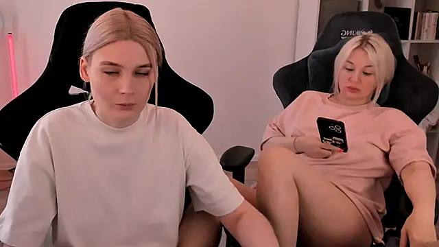 hotblonds online show from 03.08.25