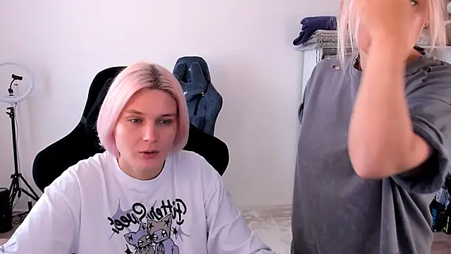 hotblonds online show from 10.19.25