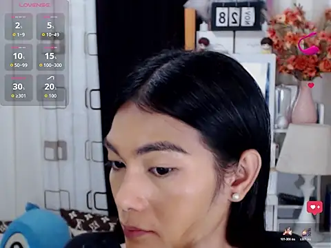 Snapshot of LAVIDALENATS chatting on 12.22.25 LAVIDALENATS online show from 12.22.25