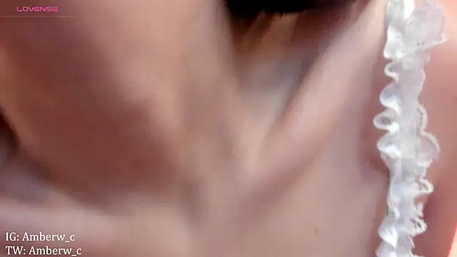 Snapshot of Ambeerouse chatting on 01.29.25 Ambeerouse online show from 01.29.25