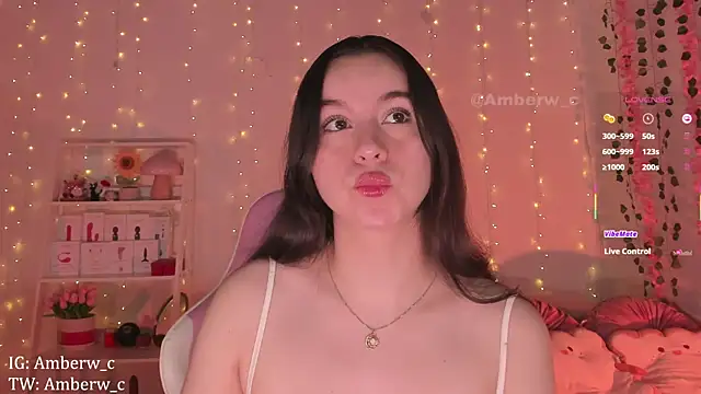 Snapshot of Ambeerouse chatting on 10.20.25 Ambeerouse online show from 10.20.25