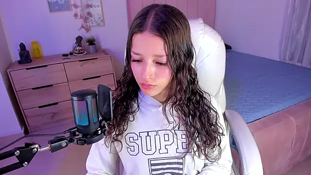 Amaia Daniells online show from 03.11.25