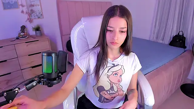 Amaia Daniells online show from 03.18.25