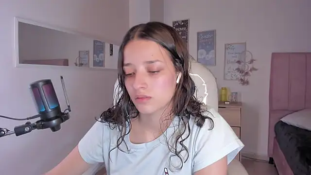 Amaia Daniells online show from 09.11.25