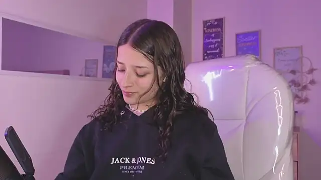 Amaia Daniells online show from 10.02.25