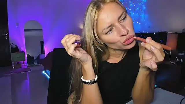 holy khloe online show from 03.03.25