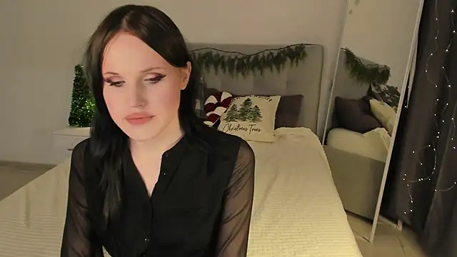 EffieMinki online show from 12.21.25