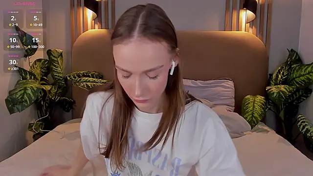 Kira Quinn online show from 11.11.25