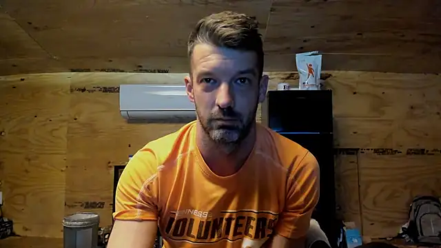 Snapshot of Kenny_Kyle chatting on 10.26.25 Kenny Kyle online show from 10.26.25