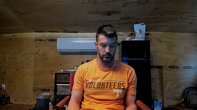 Snapshot of Kenny_Kyle chatting on 10.26.25 Kenny Kyle online show from 10.26.25