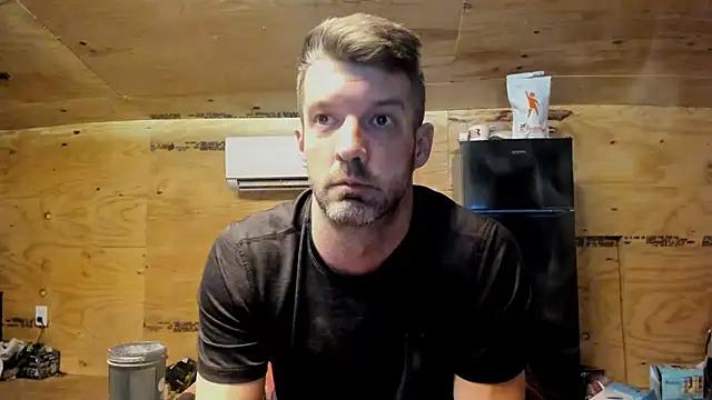 Snapshot of Kenny_Kyle chatting on 10.31.25 Kenny Kyle online show from 10.31.25