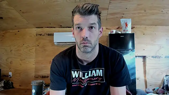 Snapshot of Kenny_Kyle chatting on 11.18.25 Kenny Kyle online show from 11.18.25