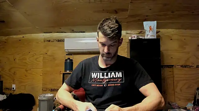 Snapshot of Kenny_Kyle chatting on 11.25.25 Kenny Kyle online show from 11.25.25