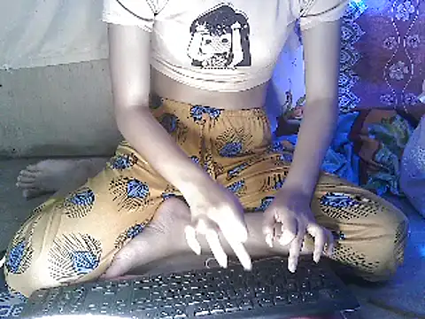 Snapshot of PinaySkinnyGirl chatting on 03.07.25 PinaySkinnyGirl online show from 03.07.25