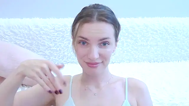 Snapshot of Beauty_Alex chatting on 06.19.26 Beauty Alex online show from 06.19.26