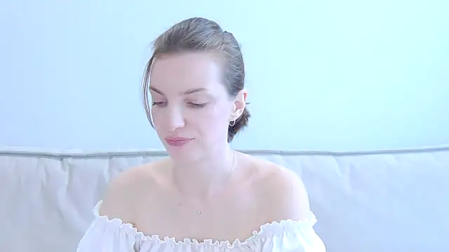 Snapshot of Beauty_Alex chatting on 07.08.26 Beauty Alex online show from 07.08.26