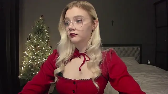 Snapshot of allotropp chatting on 01.05.25 allotropp online show from 01.05.25