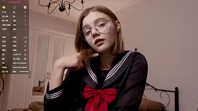 Snapshot of allotropp chatting on 10.09.25 allotropp online show from 10.09.25