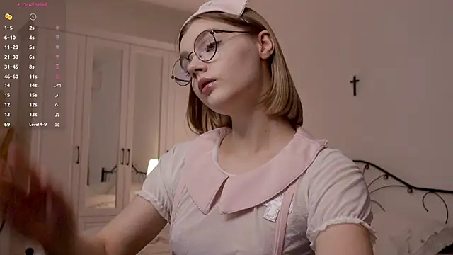 Snapshot of allotropp chatting on 10.15.25 allotropp online show from 10.15.25