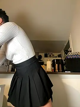 Lauyako online show from 11.14.25