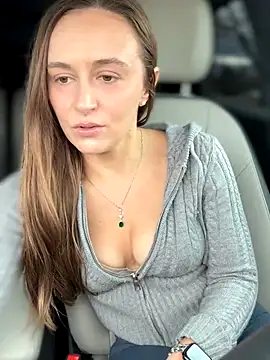 lunagirl13 online show from 11.14.25